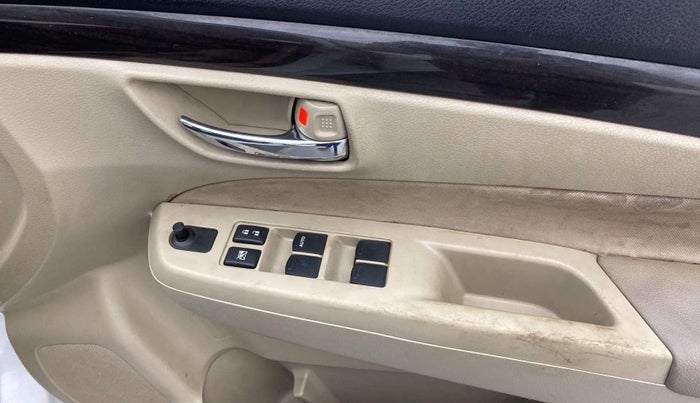 2016 Maruti Ciaz VXI+, Petrol, Manual, 48,311 km, Driver Side Door Panels Control
