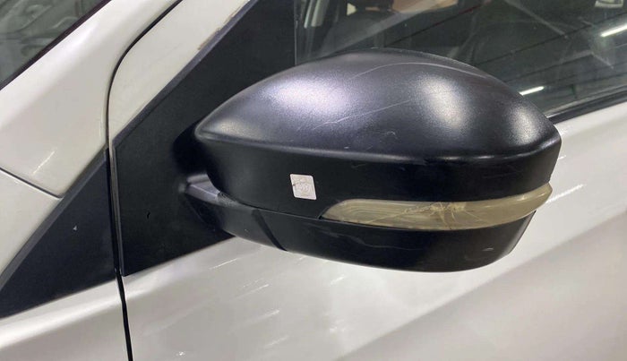 2022 Tata Tiago XT CNG, CNG, Manual, 39,858 km, Left rear-view mirror - Indicator light has minor damage