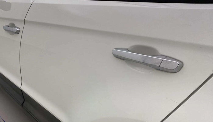 2017 Hyundai Creta SX PLUS 1.6 PETROL, Petrol, Manual, 31,598 km, Rear left door - Minor scratches