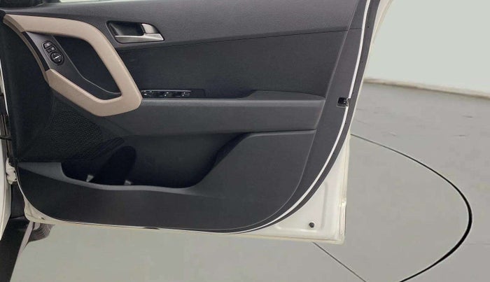 2017 Hyundai Creta SX PLUS 1.6 PETROL, Petrol, Manual, 31,598 km, Driver Side Door Panels Control