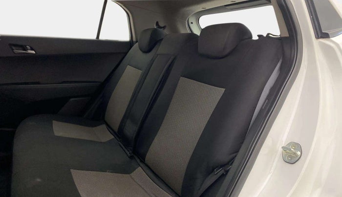 2017 Hyundai Creta SX PLUS 1.6 PETROL, Petrol, Manual, 31,598 km, Right Side Rear Door Cabin