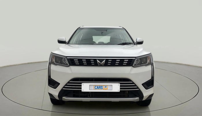 2024 Mahindra XUV300 W8 1.2 PETROL, Petrol, Manual, 3,202 km, Front