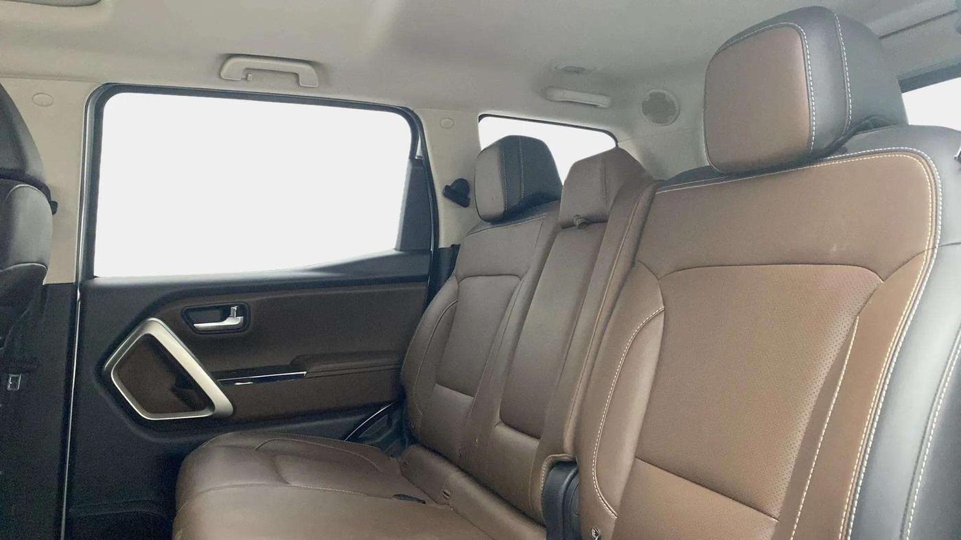 2022 Mahindra SCORPIO-N Z8 L PETROL MT 7 STR, Petrol, Manual, 22,802 km, Right Side Rear Door Cabin