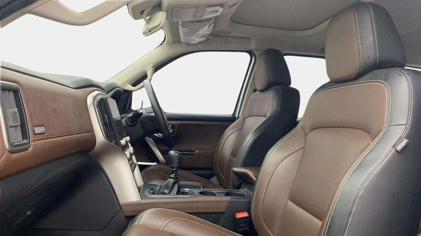 2022 Mahindra SCORPIO-N Z8 L PETROL MT 7 STR, Petrol, Manual, 22,802 km, Right Side Front Door Cabin