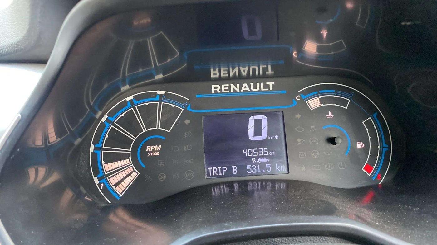 2022 Renault TRIBER RXZ, Petrol, Manual, 40,699 km, Odometer Image