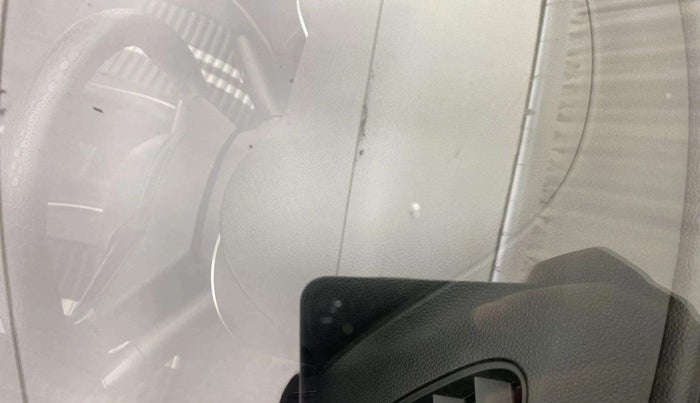 2021 Maruti Swift VXI, Petrol, Manual, 32,552 km, Front windshield - Minor spot on windshield