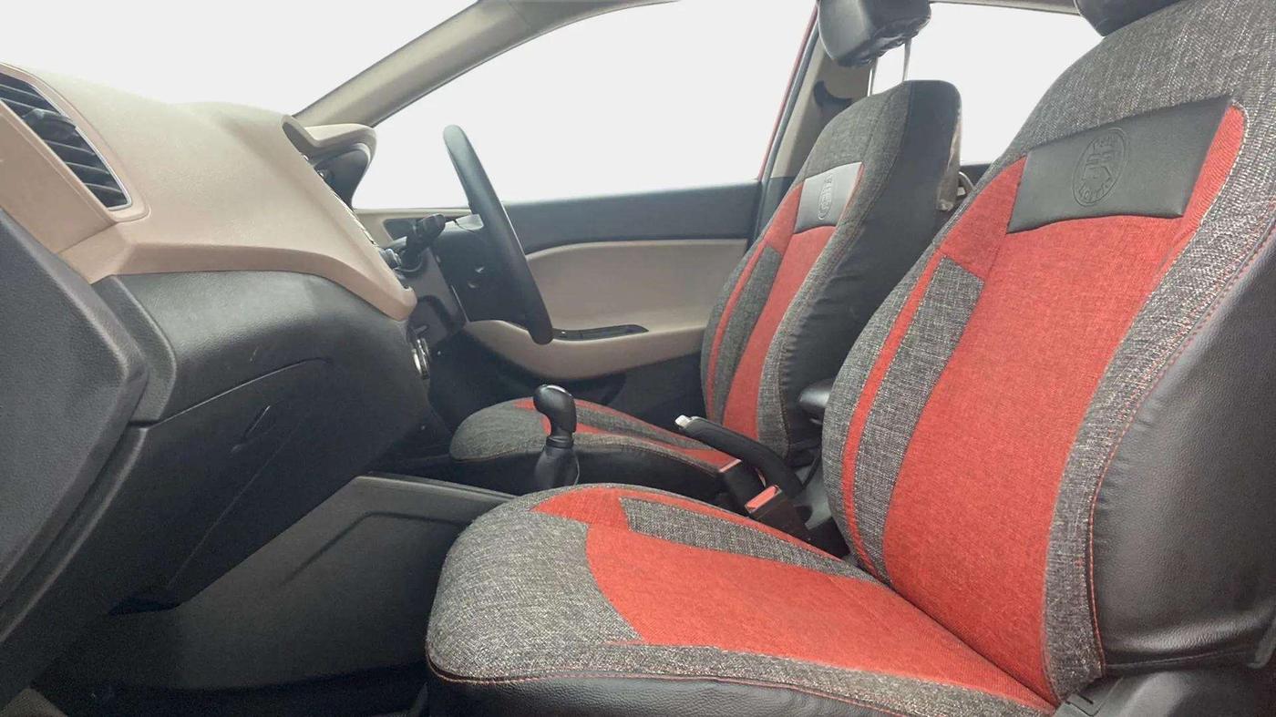 2015 Hyundai Elite i20 SPORTZ 1.2, Petrol, Manual, 70,890 km, Right Side Front Door Cabin
