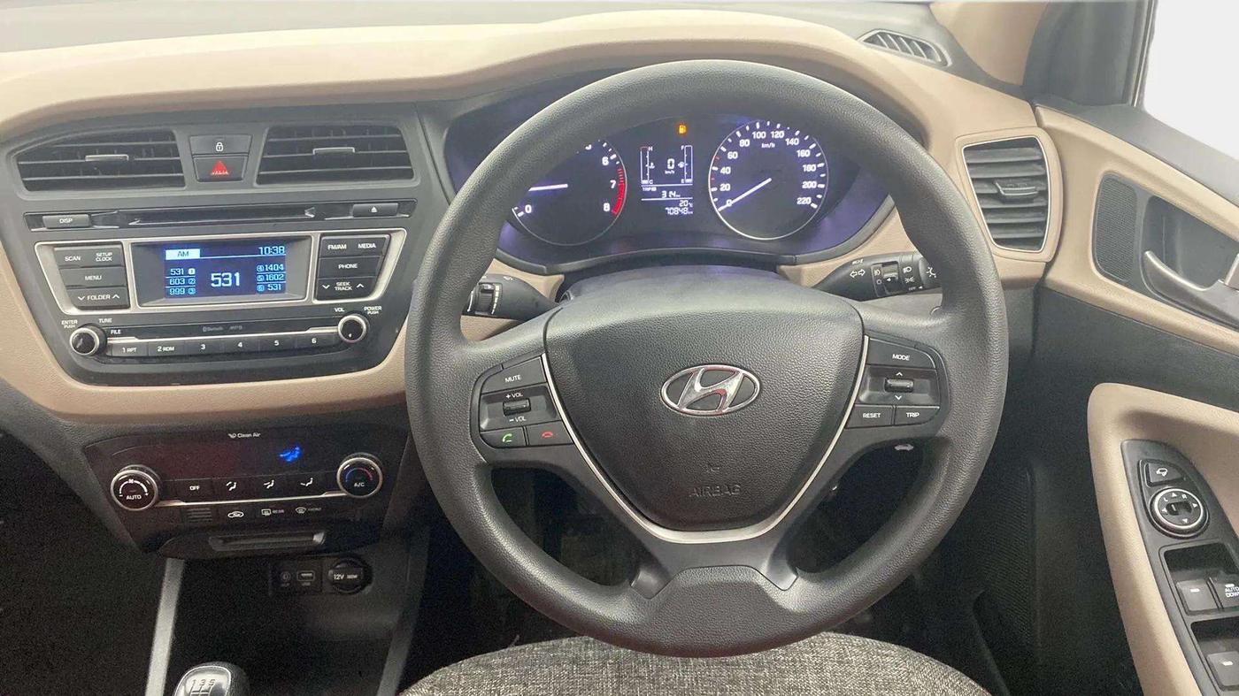 2015 Hyundai Elite i20 SPORTZ 1.2, Petrol, Manual, 70,890 km, Steering Wheel Close Up