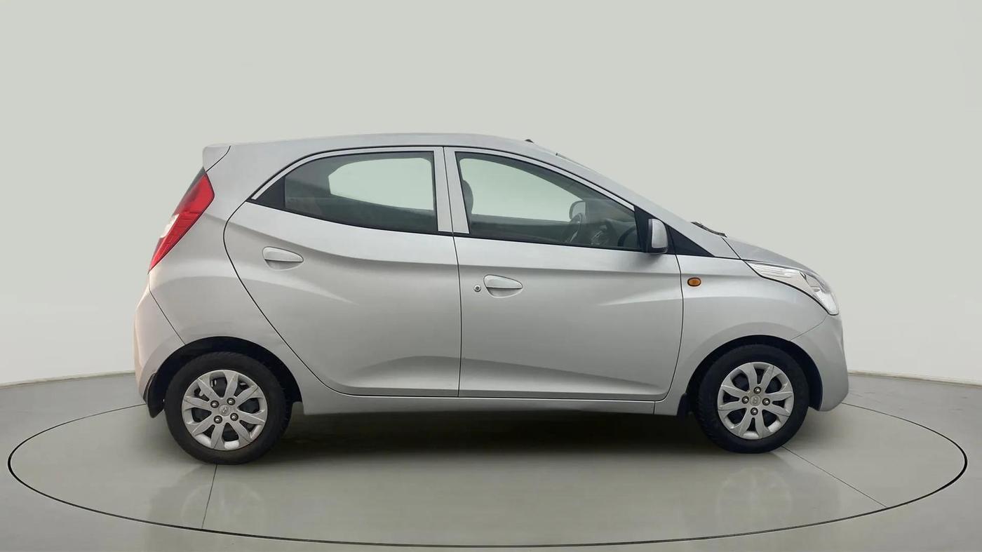 2014 Hyundai Eon SPORTZ, Petrol, Manual, 48,729 km, Right Side