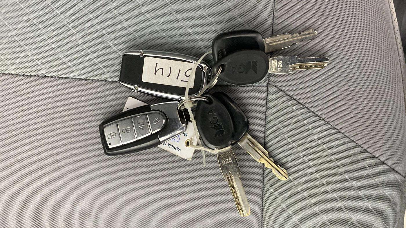 2017 Maruti Alto K10 VXI, Petrol, Manual, 24,730 km, Key Close Up
