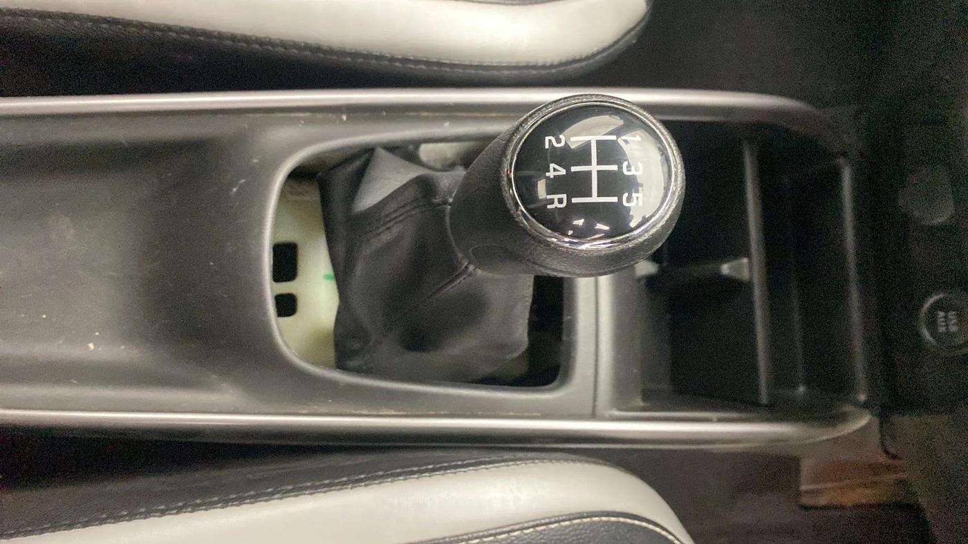 2021 Maruti Baleno ZETA PETROL 1.2, Petrol, Manual, 37,824 km, Gear Lever