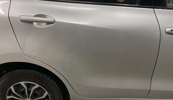 2018 Maruti Dzire VXI AMT, Petrol, Automatic, 74,874 km, Right rear door - Minor scratches