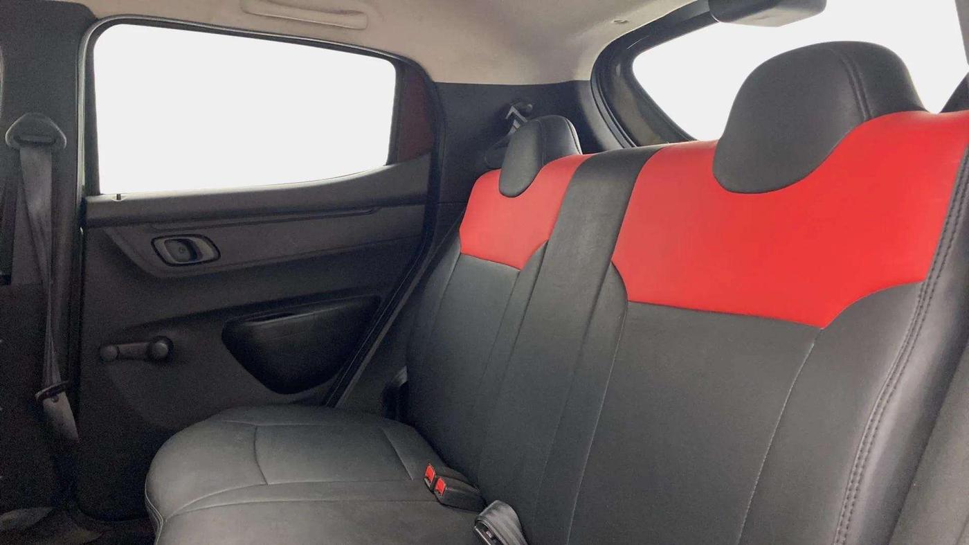 2018 Renault Kwid RXT 1.0, Petrol, Manual, 20,456 km, Right Side Rear Door Cabin