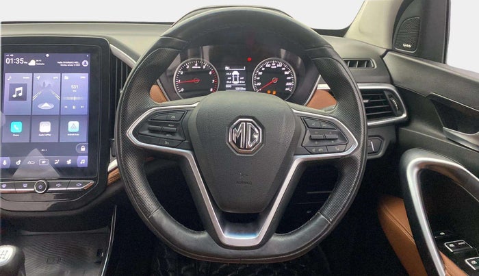 2022 MG HECTOR PLUS SELECT 2.0 DIESEL TURBO MT 7-STR, Diesel, Manual, 15,917 km, Steering Wheel Close Up