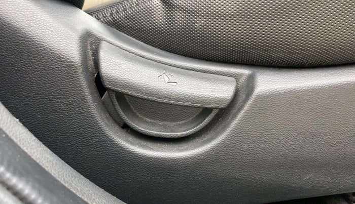 2017 Hyundai Grand i10 SPORTZ (O) 1.2 KAPPA VTVT, Petrol, Manual, 51,117 km, Driver Side Adjustment Panel