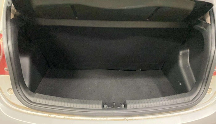 2017 Hyundai Grand i10 SPORTZ 1.2 KAPPA VTVT, Petrol, Manual, 15,066 km, Boot Inside