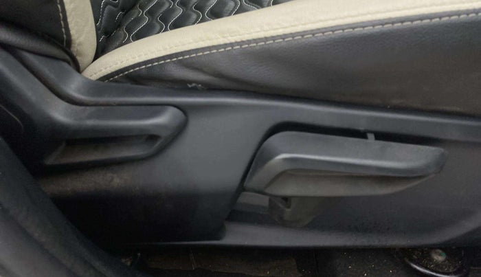 2024 Tata Tiago XT (O) PETROL, Petrol, Manual, 3,059 km, Driver Side Adjustment Panel