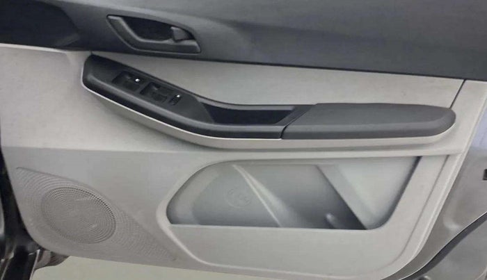 2024 Tata Tiago XT (O) PETROL, Petrol, Manual, 3,059 km, Driver Side Door Panels Control