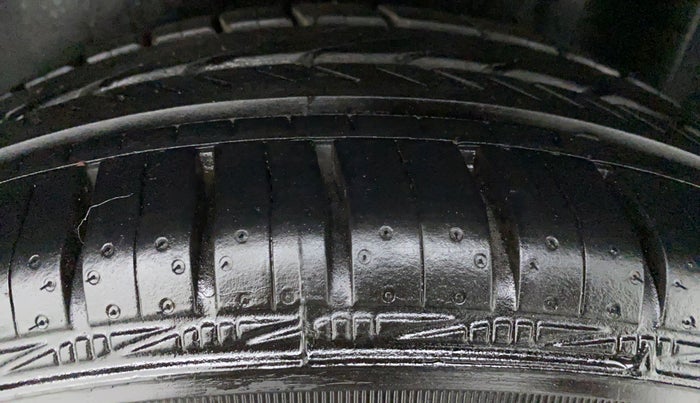 2021 Volkswagen Vento Highline 1.0 TSI MT, Petrol, Manual, 8,767 km, Right Front Tyre Tread