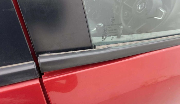 2020 Renault Kwid RXT 1.0 (O), Petrol, Manual, 13,310 km, Driver-side door - Weather strip has minor damage