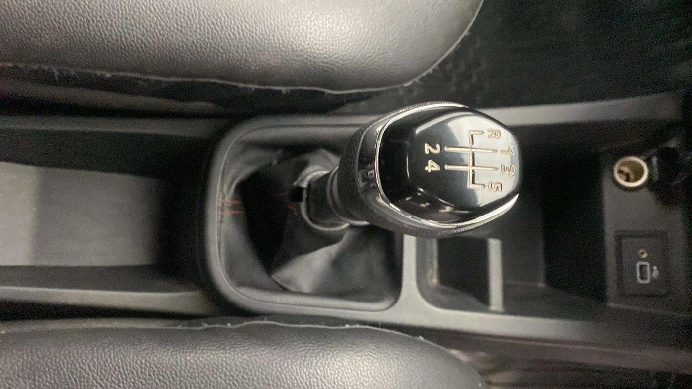 2020 Renault Kwid RXT 1.0 (O), Petrol, Manual, 13,310 km, Gear Lever