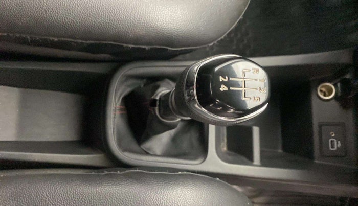 2020 Renault Kwid RXT 1.0 (O), Petrol, Manual, 13,310 km, Gear Lever