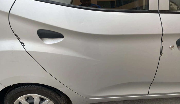 2015 Hyundai Eon MAGNA +, Petrol, Manual, 10,037 km, Right rear door - Minor scratches