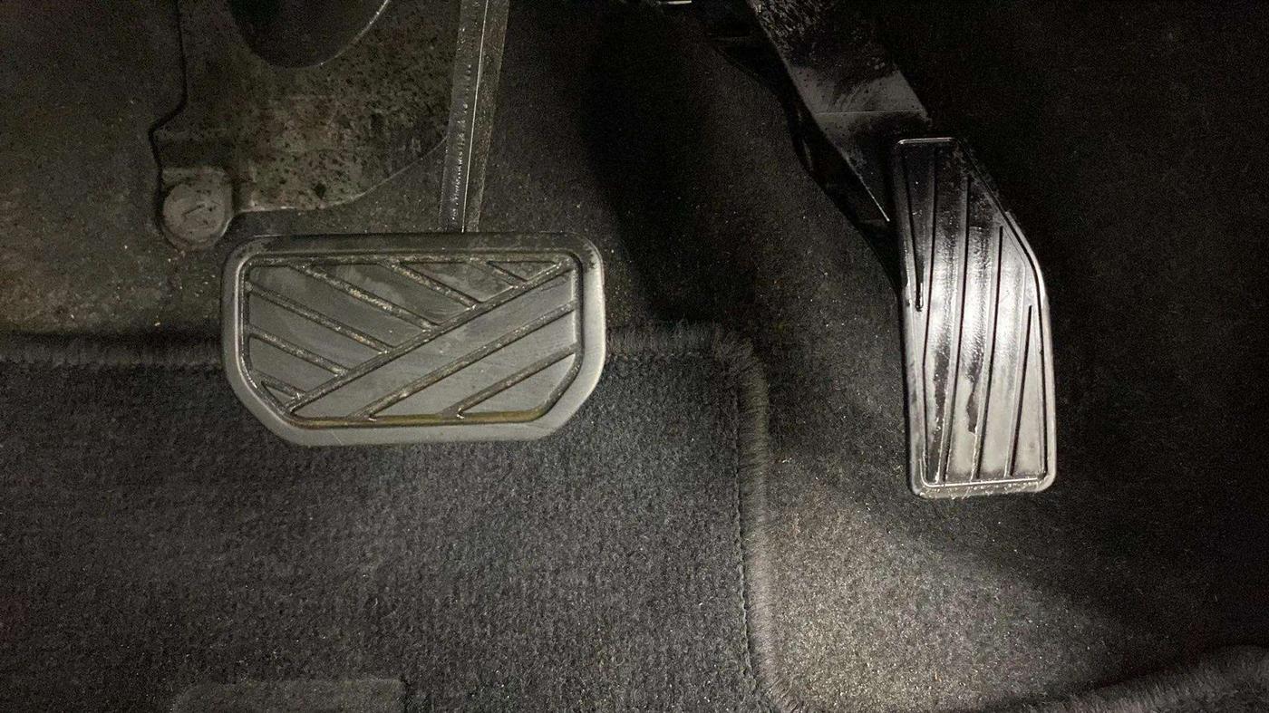 2020 Maruti S PRESSO VXI PLUS AMT, Petrol, Automatic, 14,723 km, Pedals