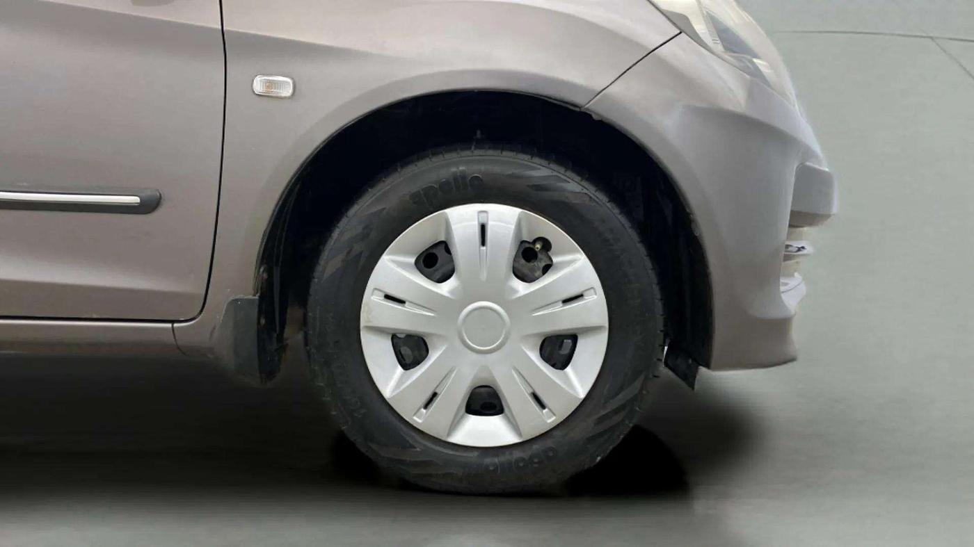 2014 Honda Amaze 1.2L I-VTEC SX, Petrol, Manual, 66,950 km, Right Front Wheel