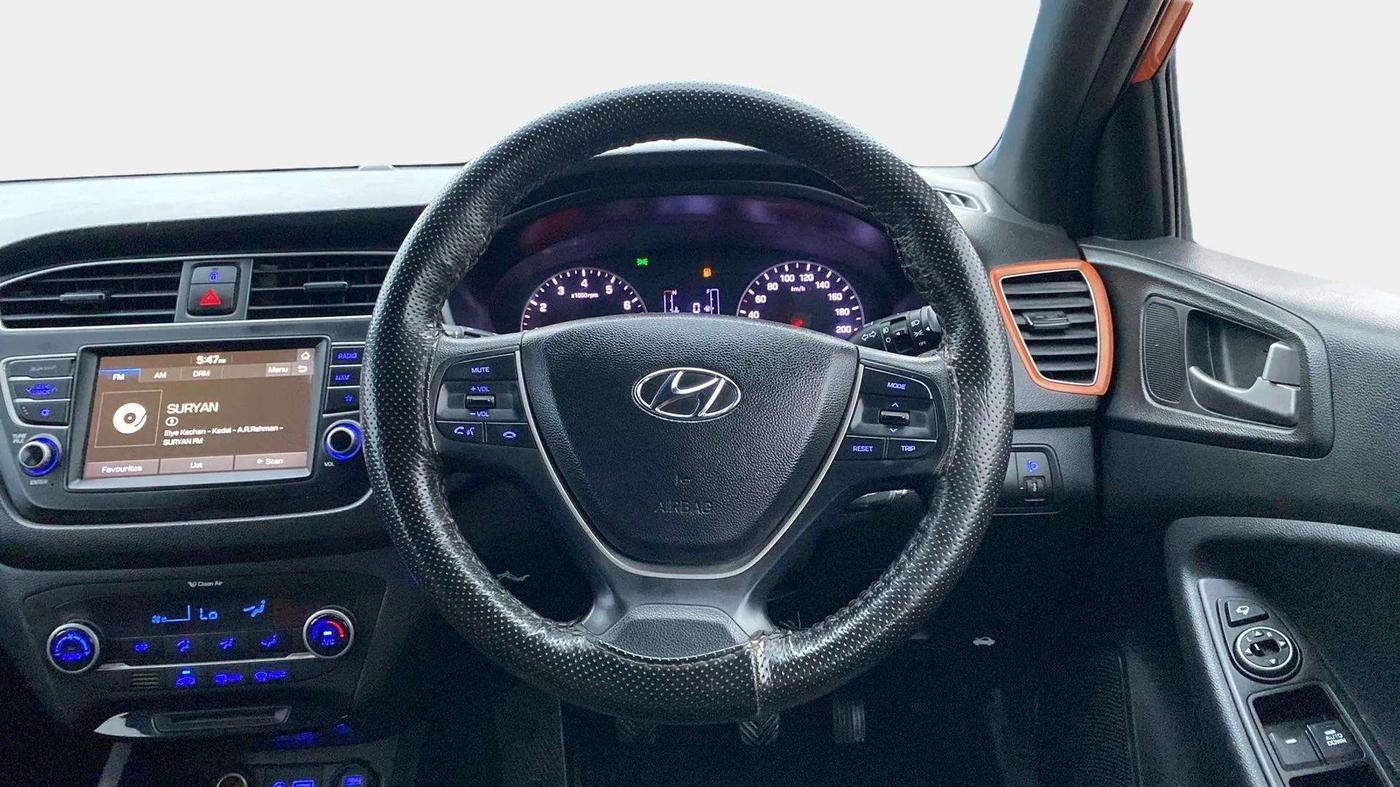 2018 Hyundai Elite i20 ASTA 1.2 DUAL TONE, Petrol, Manual, 45,111 km, Steering Wheel Close Up