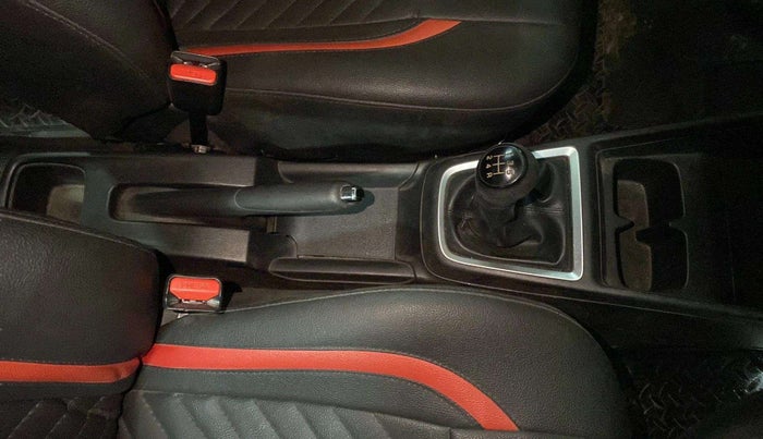 2019 Maruti Swift VXI, Petrol, Manual, 25,249 km, Gear Lever