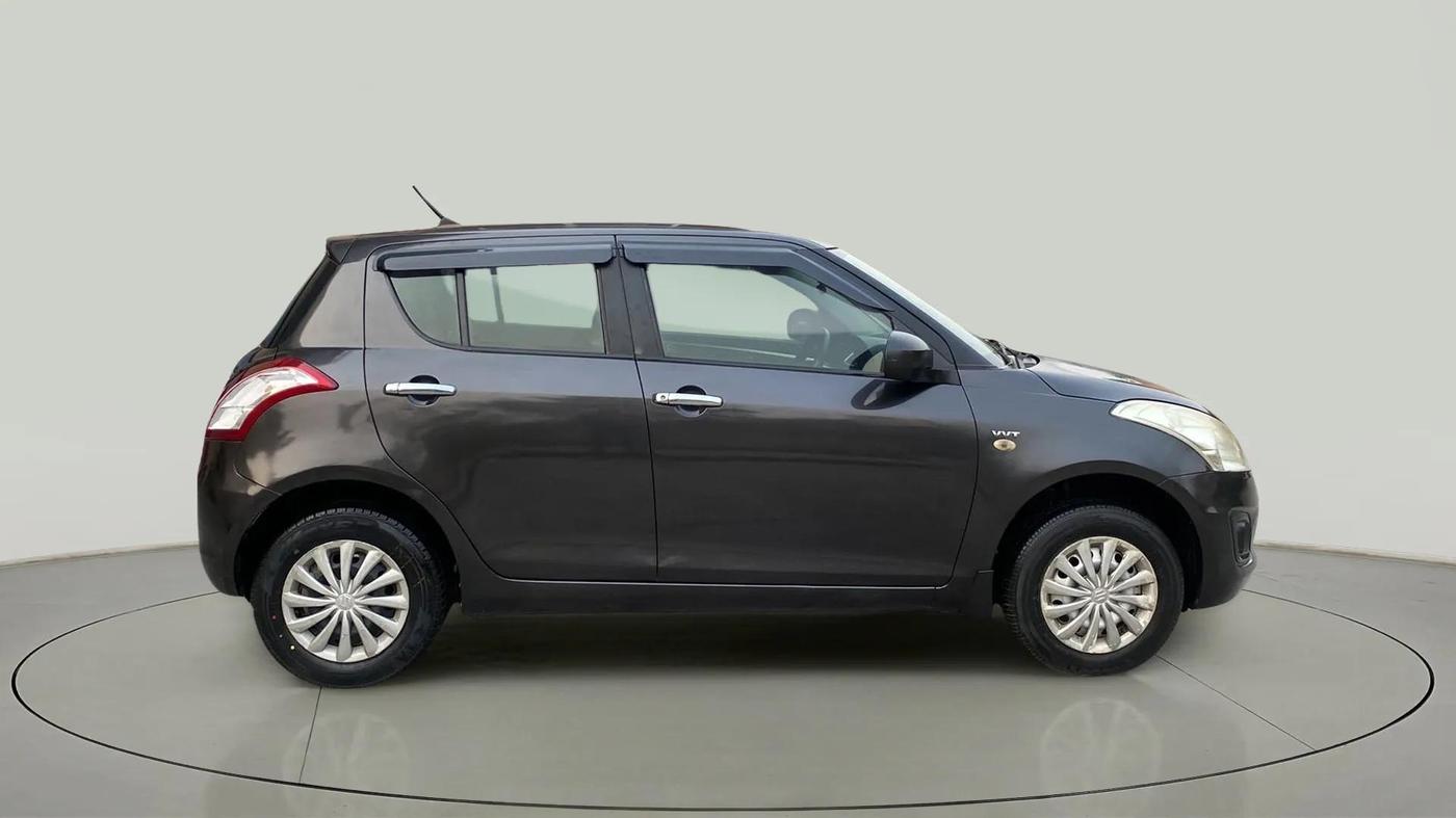 2017 Maruti Swift LXI (O), Petrol, Manual, 33,517 km, Right Side View