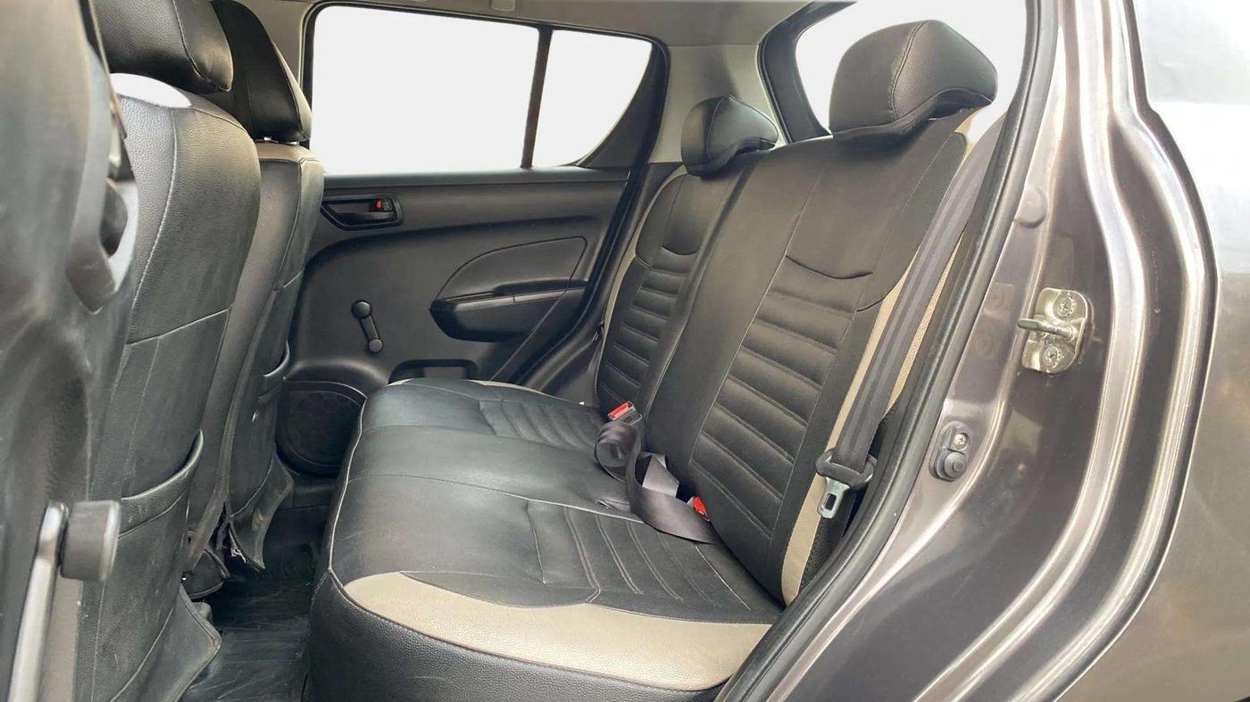 2017 Maruti Swift LXI (O), Petrol, Manual, 33,517 km, Right Side Rear Door Cabin