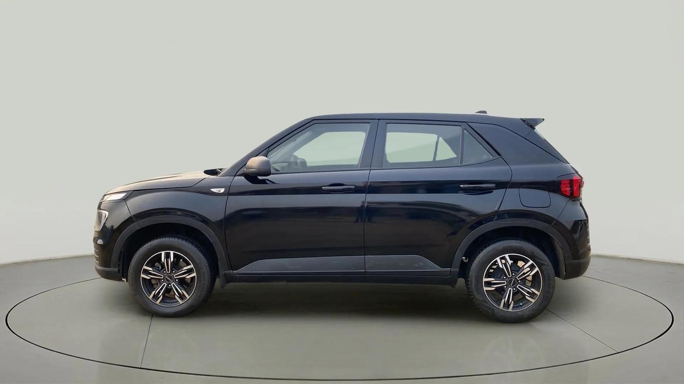 2023 Hyundai VENUE E 1.2, Petrol, Manual, 53,668 km, Left Side