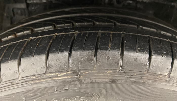 2021 Maruti Ciaz SIGMA 1.5 SHVS MT  PETROL, Petrol, Manual, 8,744 km, Left Front Tyre Tread