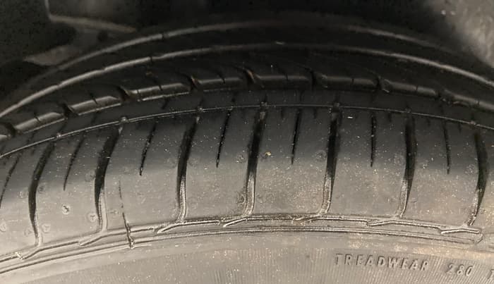 2021 Maruti Ciaz SIGMA 1.5 SHVS MT  PETROL, Petrol, Manual, 8,744 km, Right Rear Tyre Tread