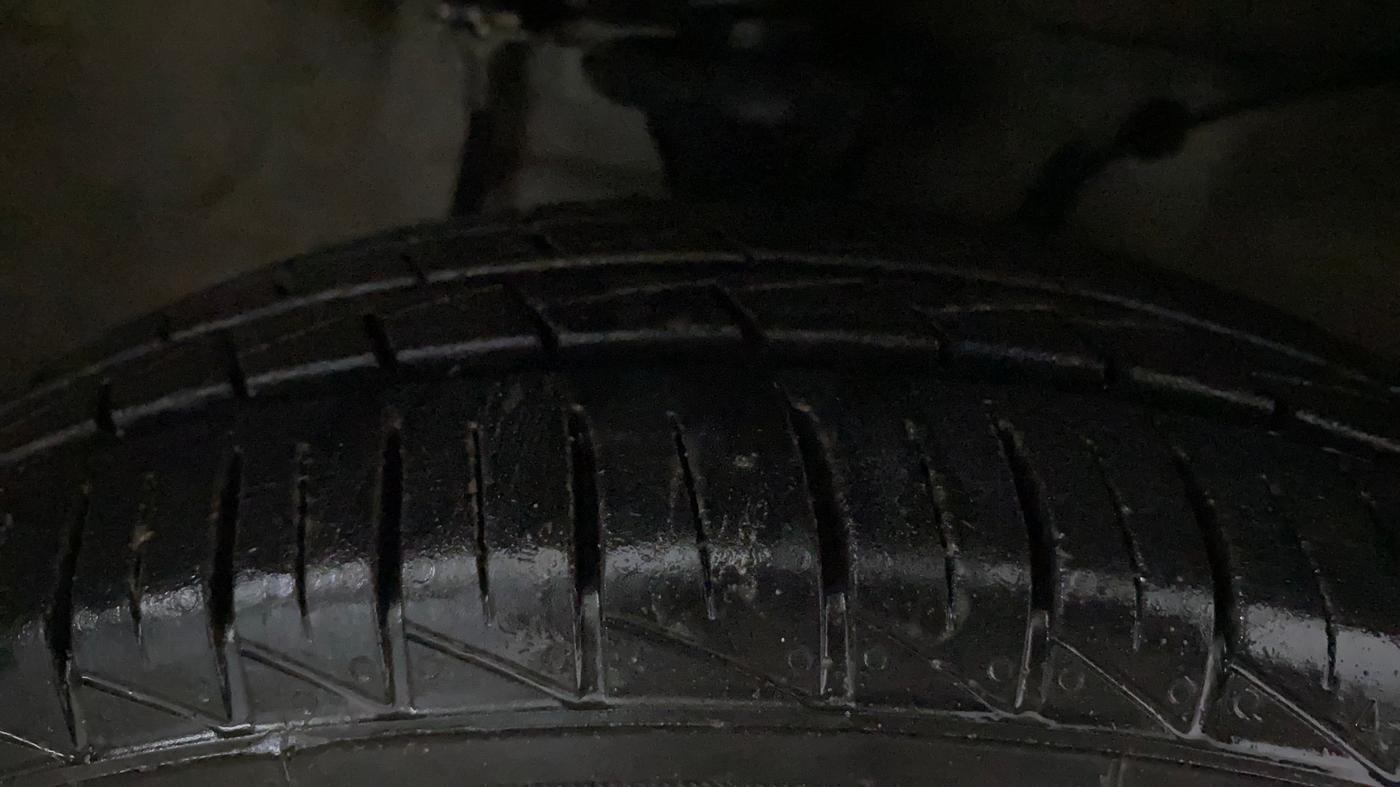 2022 Maruti Alto LXI O, Petrol, Manual, 1,644 km, Right Front Tyre Tread