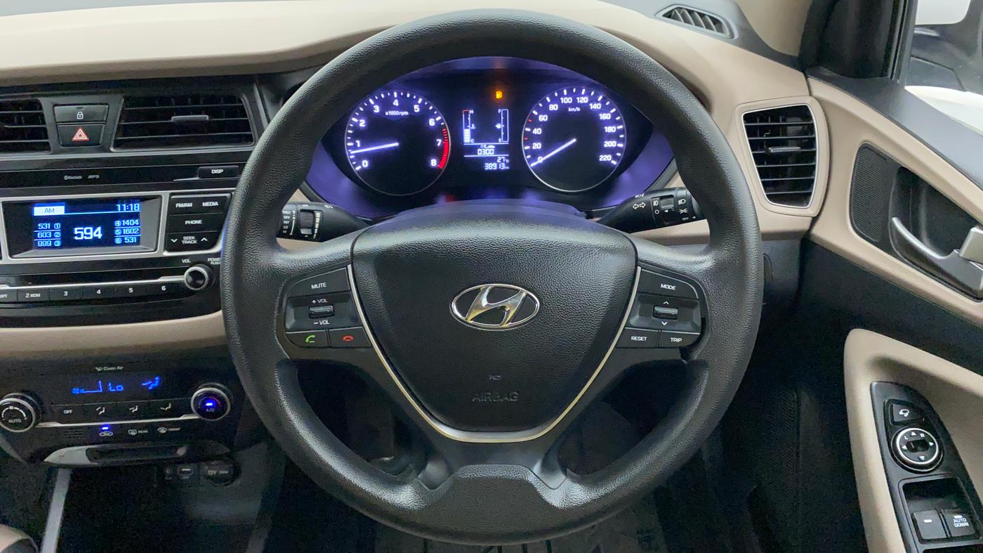 2016 Hyundai Elite i20 SPORTZ 1.2, Petrol, Manual, 38,999 km, Steering Wheel Close Up