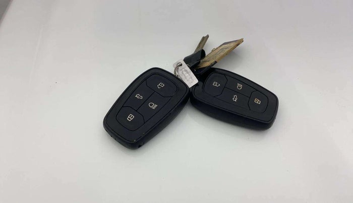 2021 Tata NEXON XZ PLUS PETROL, Petrol, Manual, 67,496 km, Key Close Up