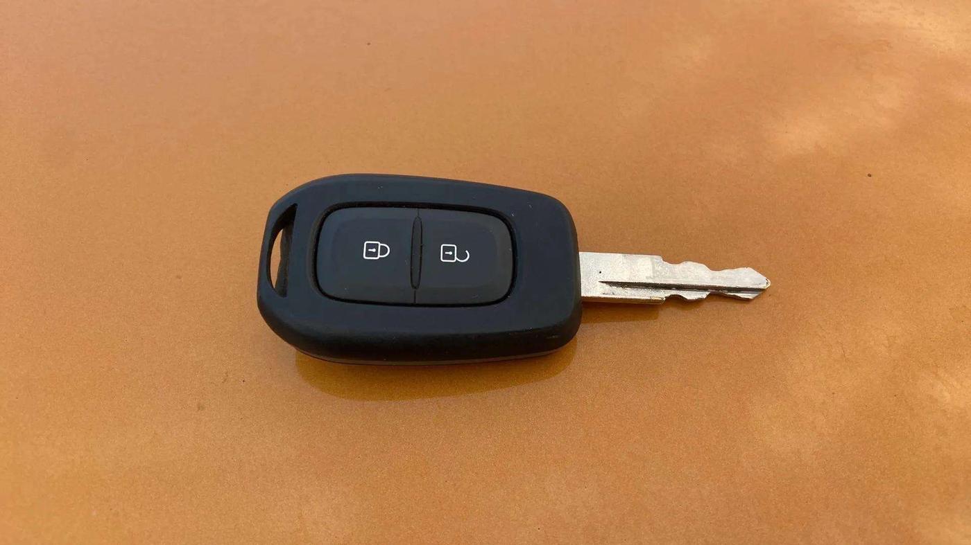 2023 Renault Kwid CLIMBER 1.0 (O) DUAL TONE, Petrol, Manual, 13,747 km, Key Close Up