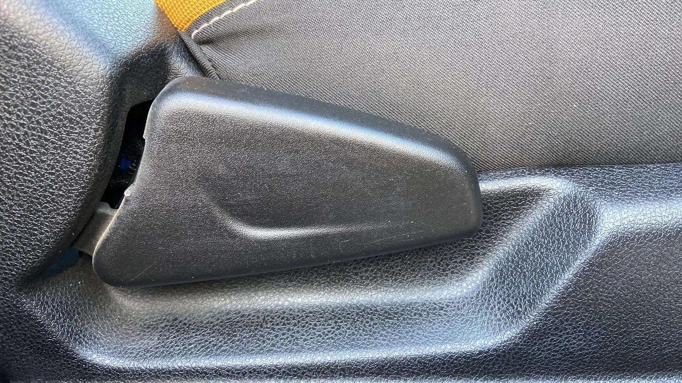 2023 Renault Kwid CLIMBER 1.0 (O) DUAL TONE, Petrol, Manual, 13,747 km, Driver Side Adjustment Panel