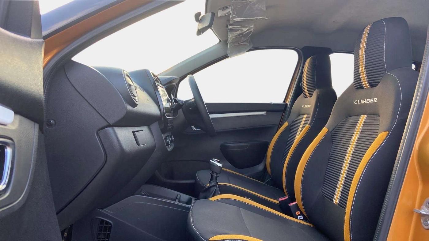 2023 Renault Kwid CLIMBER 1.0 (O) DUAL TONE, Petrol, Manual, 13,747 km, Right Side Front Door Cabin