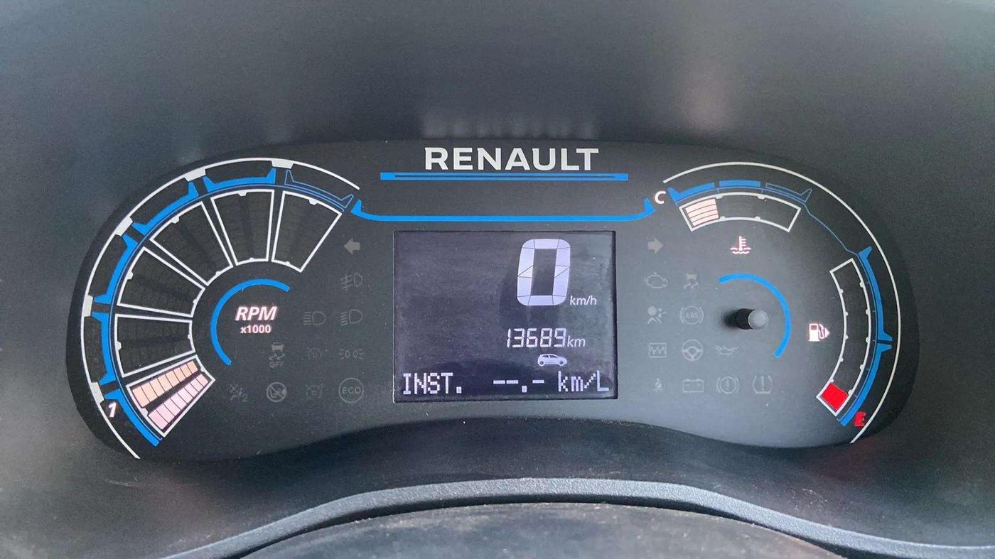 2023 Renault Kwid CLIMBER 1.0 (O) DUAL TONE, Petrol, Manual, 13,747 km, Odometer Image