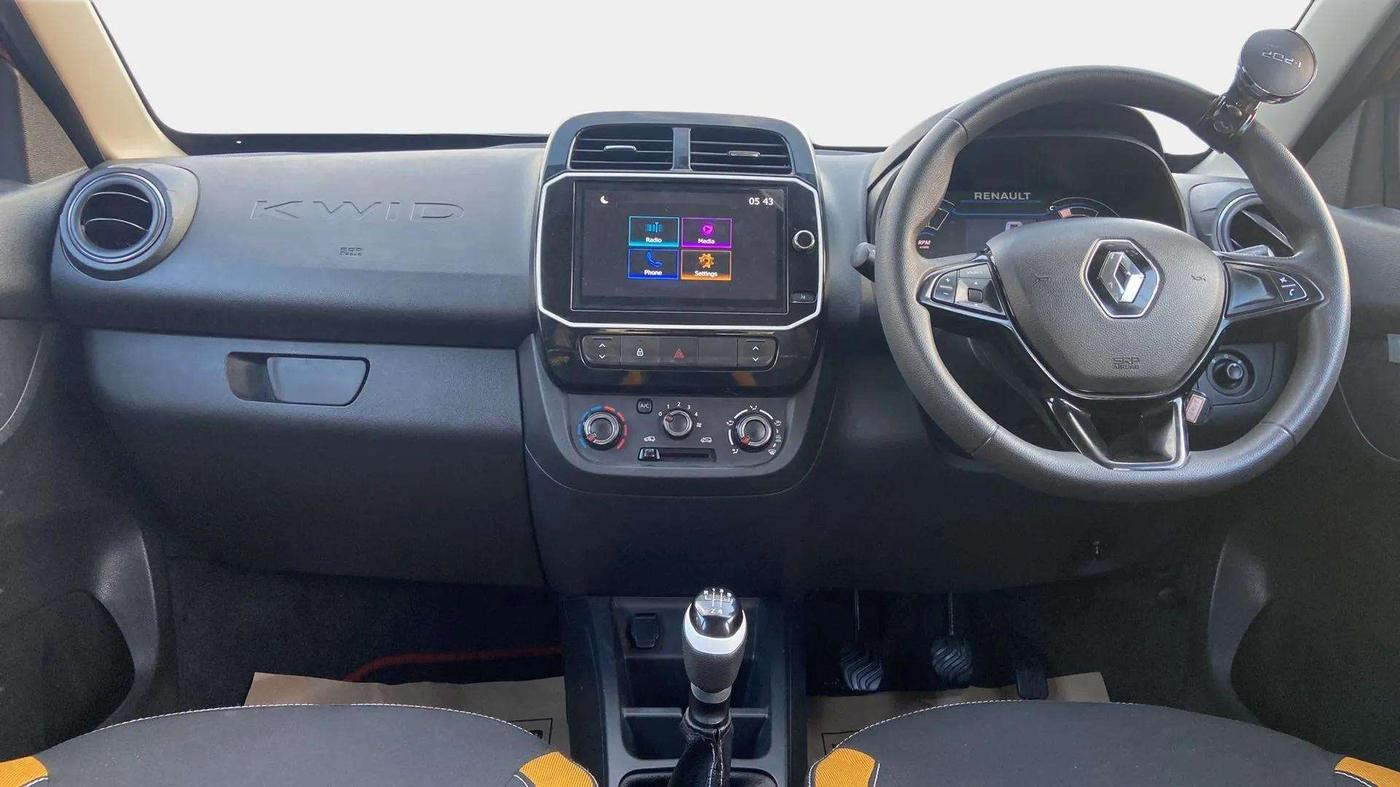 2023 Renault Kwid CLIMBER 1.0 (O) DUAL TONE, Petrol, Manual, 13,747 km, Dashboard