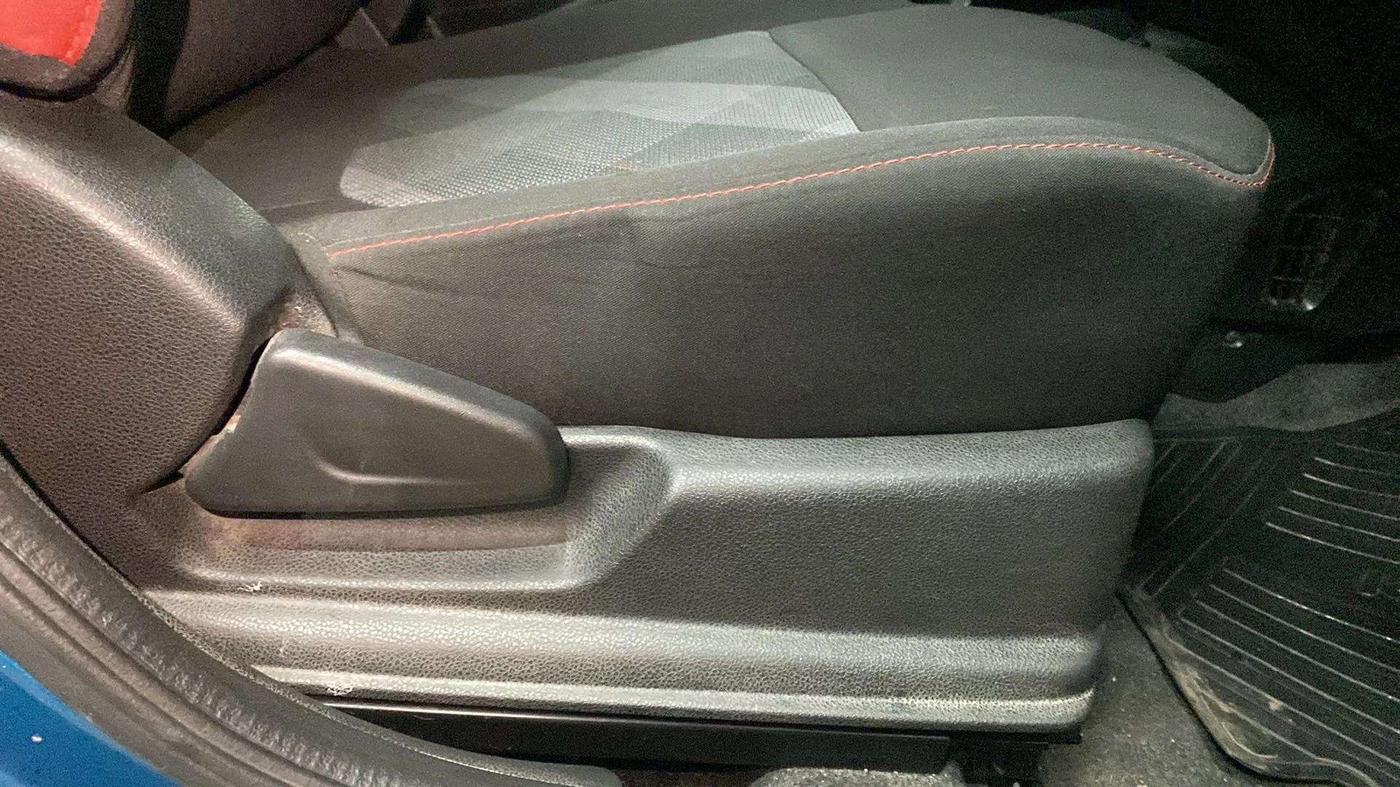 2019 Renault Kwid RXT 1.0 AMT (O), Petrol, Automatic, 17,190 km, Driver Side Adjustment Panel