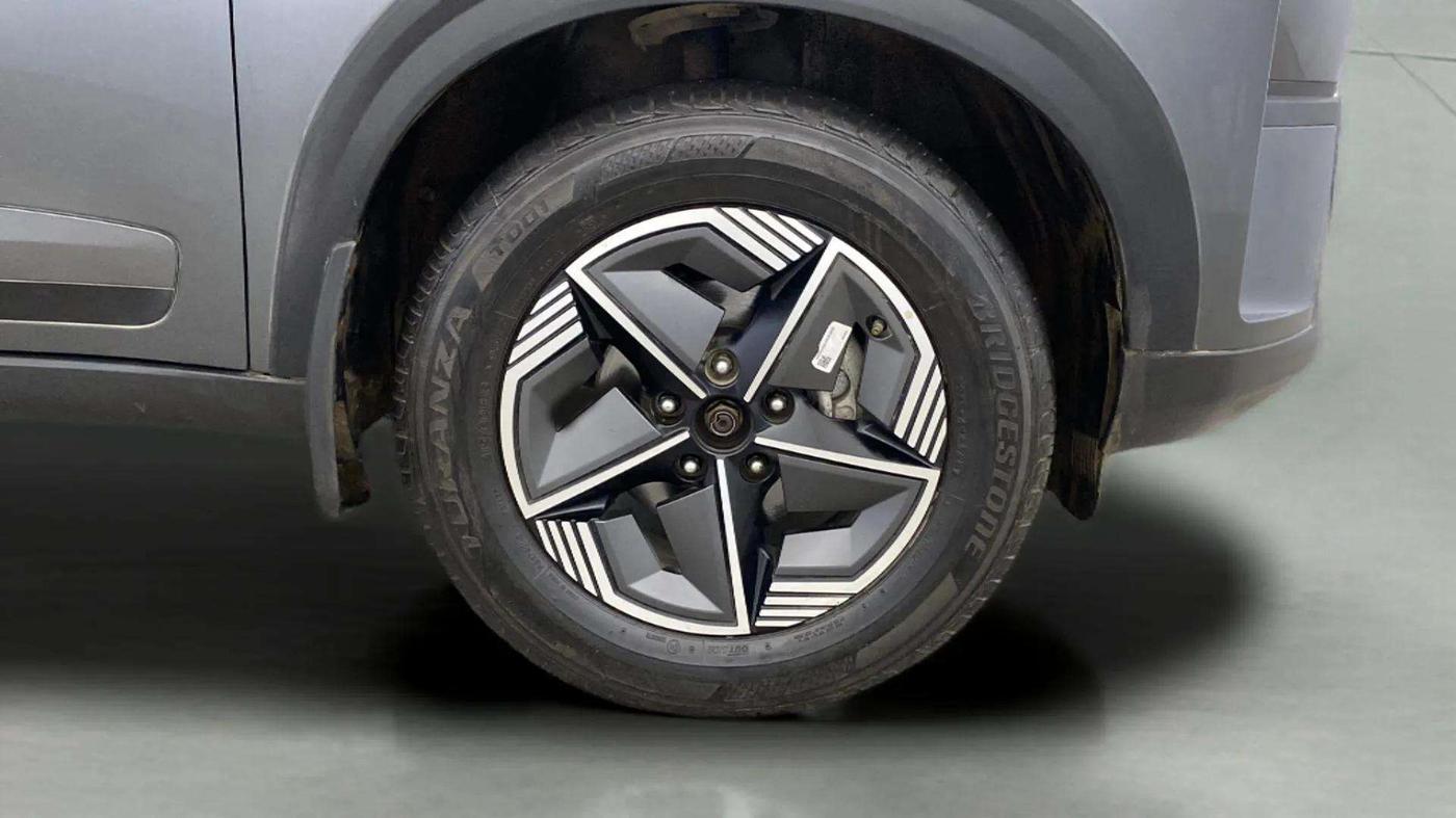 2023 Tata NEXON CREATIVE+ DCA 1.2 PETROL, Petrol, Automatic, 25,657 km, Right Front Wheel