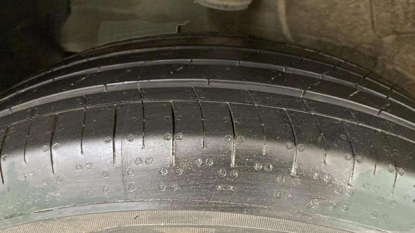 2023 Tata NEXON CREATIVE+ DCA 1.2 PETROL, Petrol, Automatic, 25,657 km, Left Front Tyre Tread