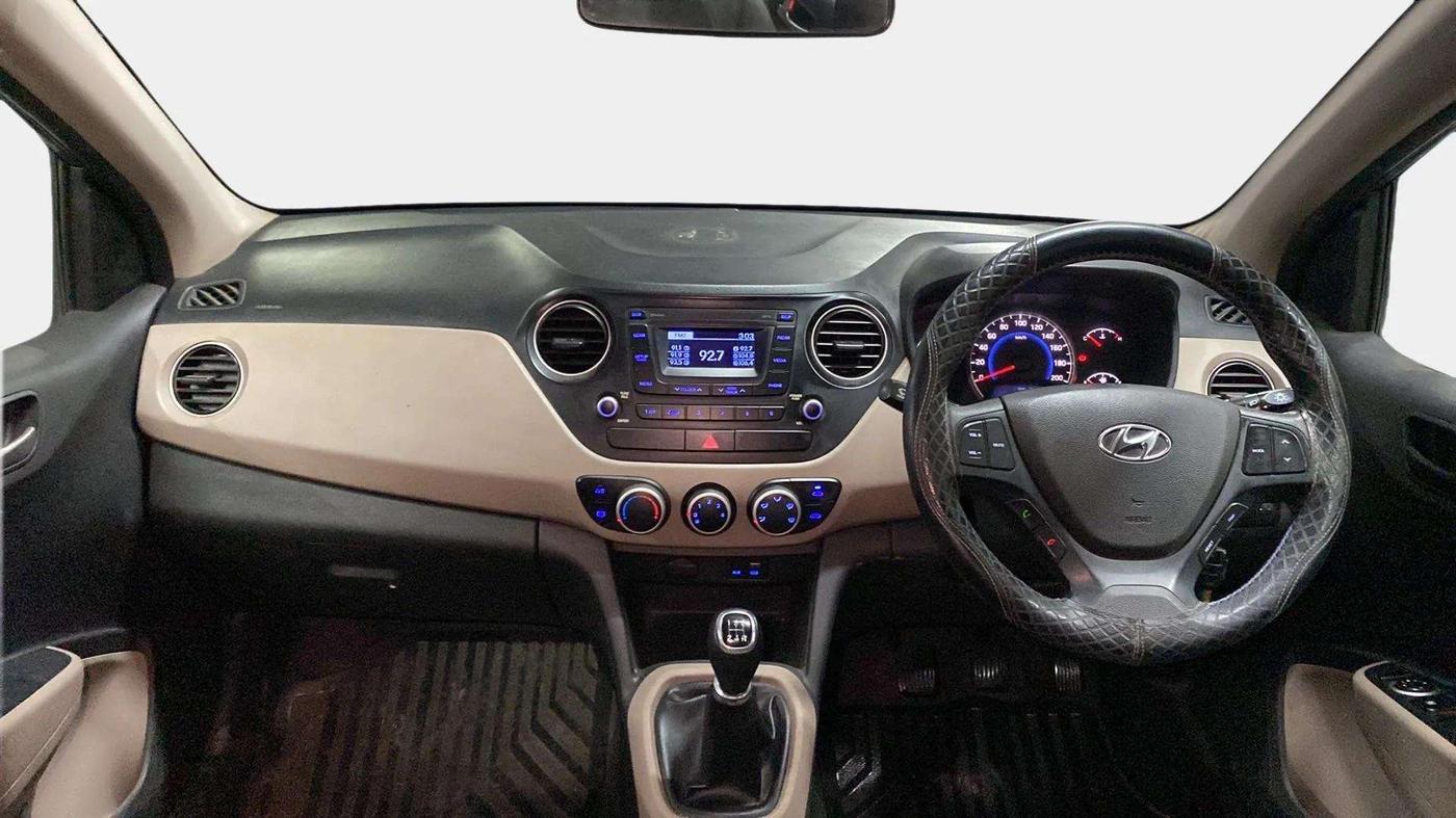 2016 Hyundai Grand i10 SPORTZ 1.2 KAPPA VTVT, Petrol, Manual, 60,879 km, Dashboard