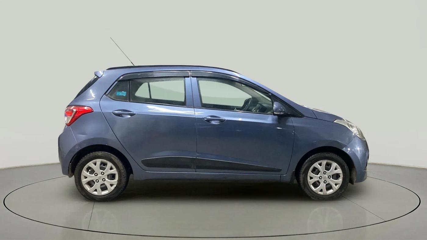 2016 Hyundai Grand i10 SPORTZ 1.2 KAPPA VTVT, Petrol, Manual, 60,879 km, Right Side View