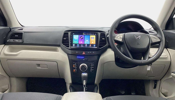 2023 Mahindra XUV300 W6 1.2 PETROL AMT, Petrol, Automatic, 10,788 km, Dashboard